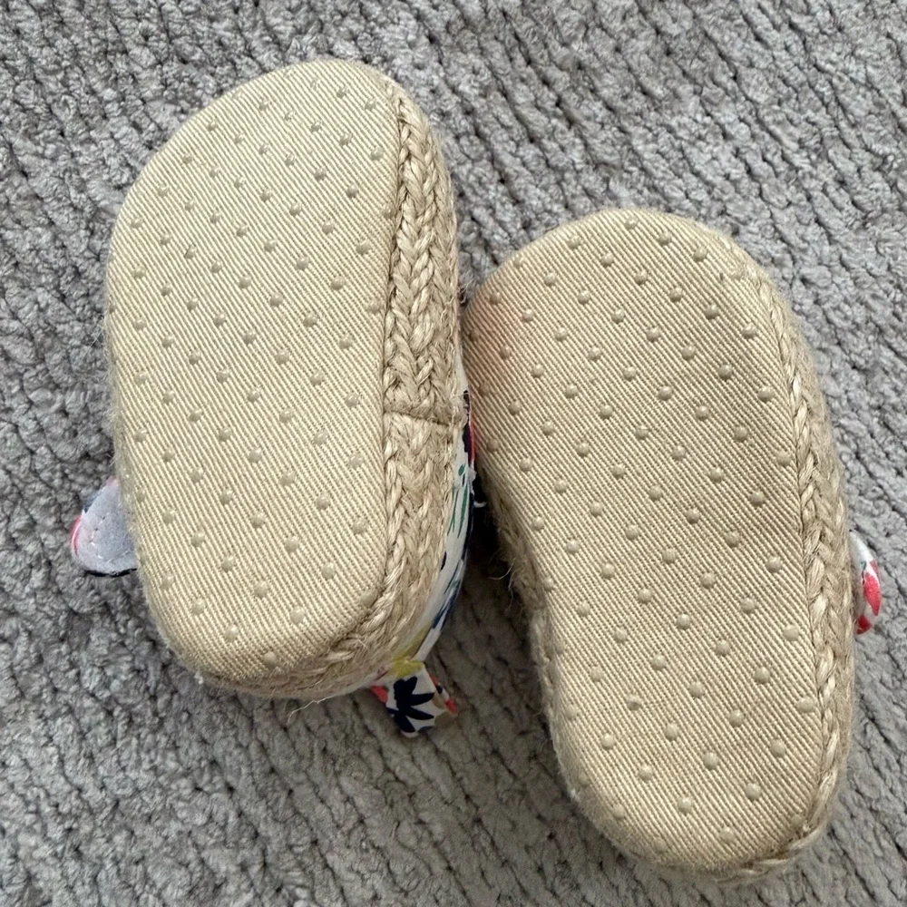 Old Navy Floral Espadrille‎ Baby Mary Jane Shoes Size 1 (0–3 Months)